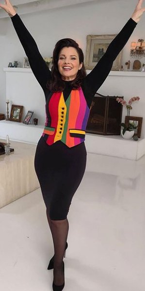Fran Drescher luce espectacular al usar un outfit de ‘The Nanny’ ¡25 años después!