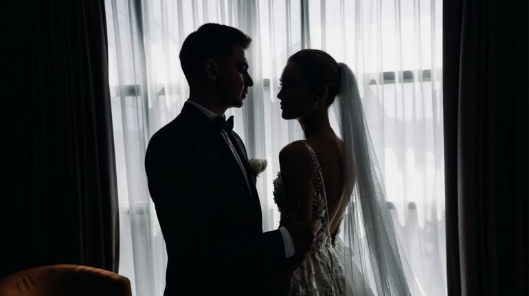 Montaje de boda 2021: nueva normalidad y bodas en casa (como la de Ariana Grande)